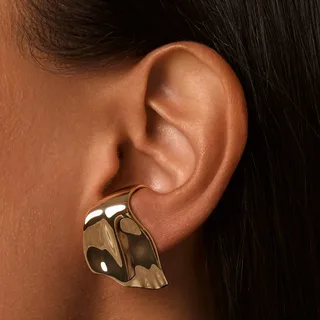 Серьги из титана: лёгкость, стиль и забота о здоровье